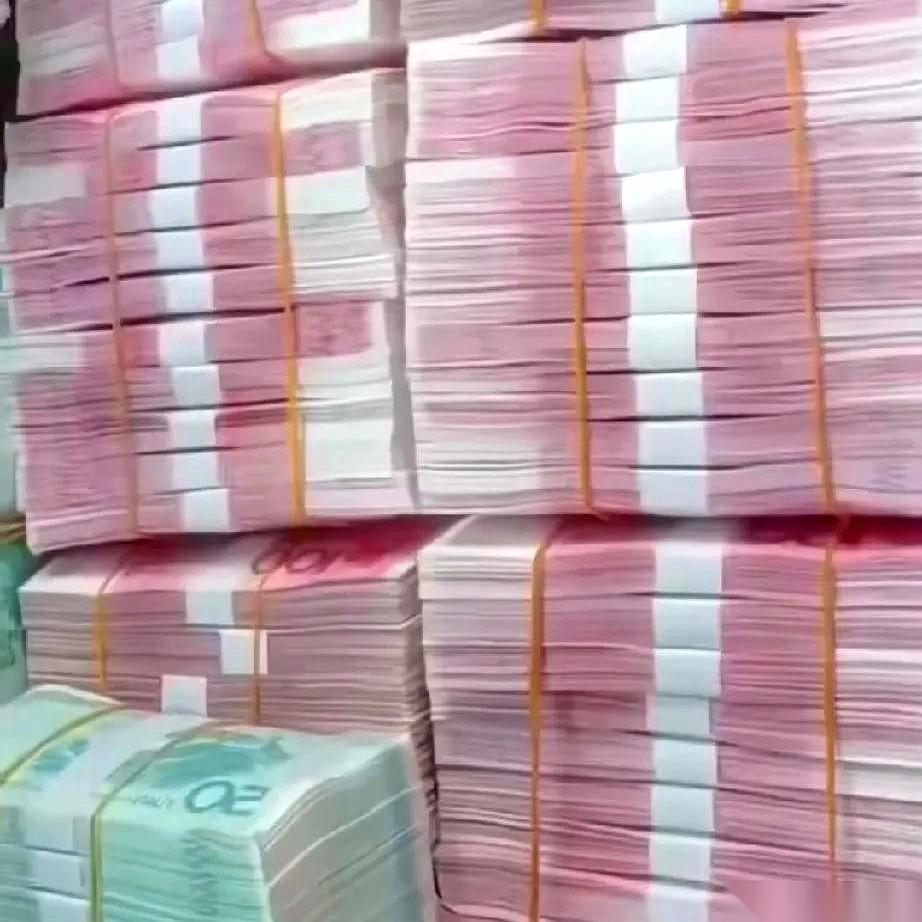 “推进去，就是一块肉。”这话是一个在殡仪馆工作的朋友，喝多了之后跟我说的。他