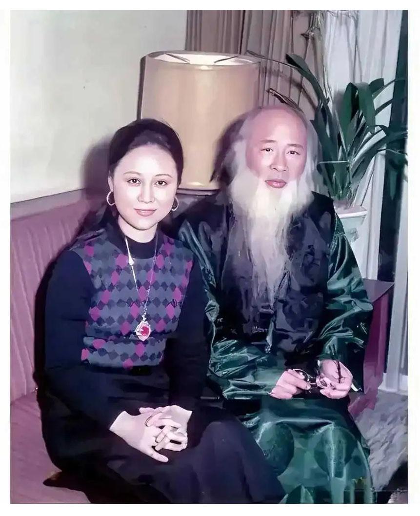 1981年，琼瑶带着礼物拜访张大千。那时候，琼瑶的丈夫平鑫涛，想要获得张大千