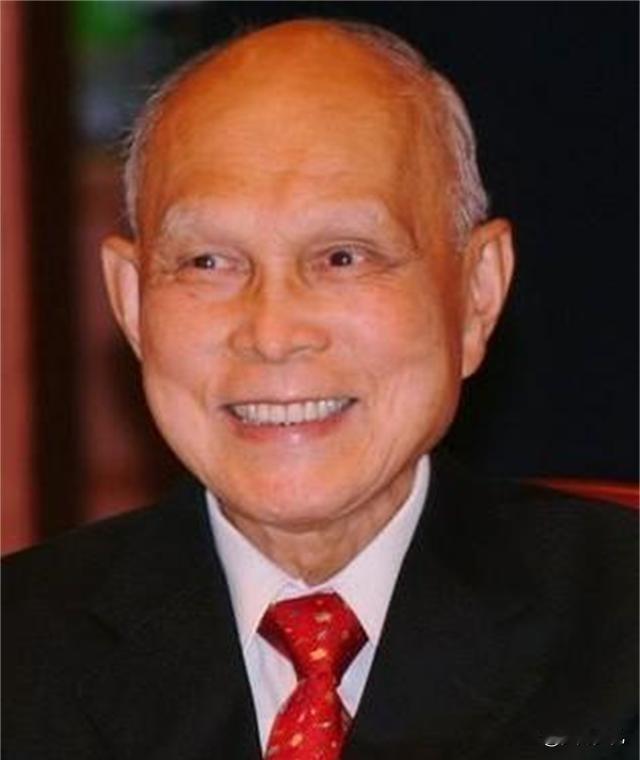 枪口顶头都不怂！1950年霍英东冒死运物资，背后真相让无数人泪目1950年