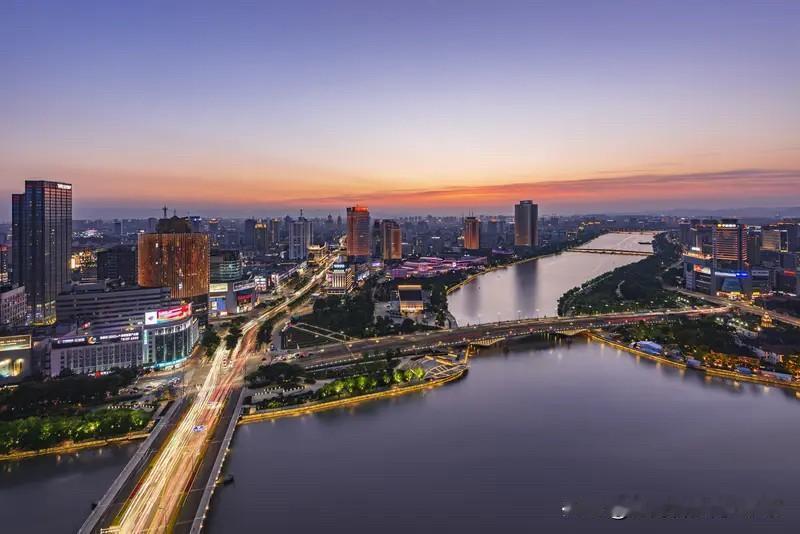 宁波楼市那些房东还是在降价走量。截止到5月22日。宁波楼市的鄞州区房价从2.