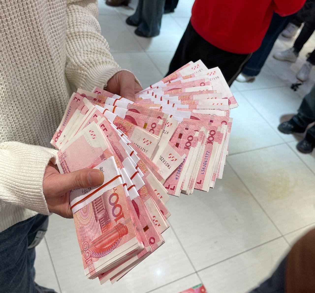 六代人花钱观排行榜：从“拼命存”到“大胆花”，差距太真实。第1名：00后｜