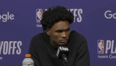 NBA季后赛首轮G6，火箭球员阿门-汤普森接受媒体采访，当被问及自己希望看到球队