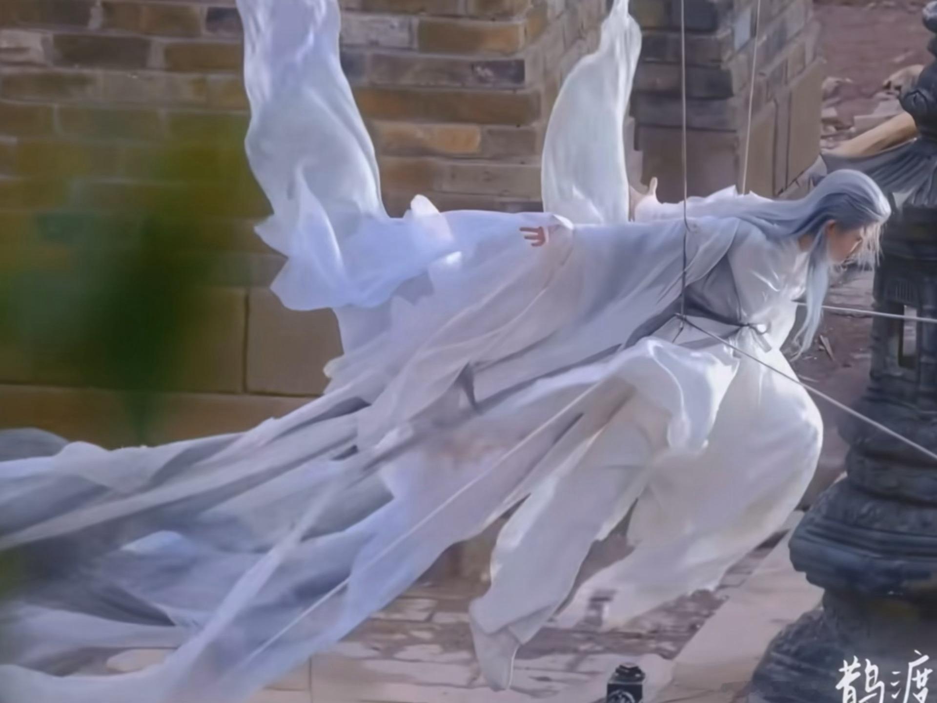 ？郭敬明这个路透与正片，能看出尽力了，但正脸出来还是眼前一黑…