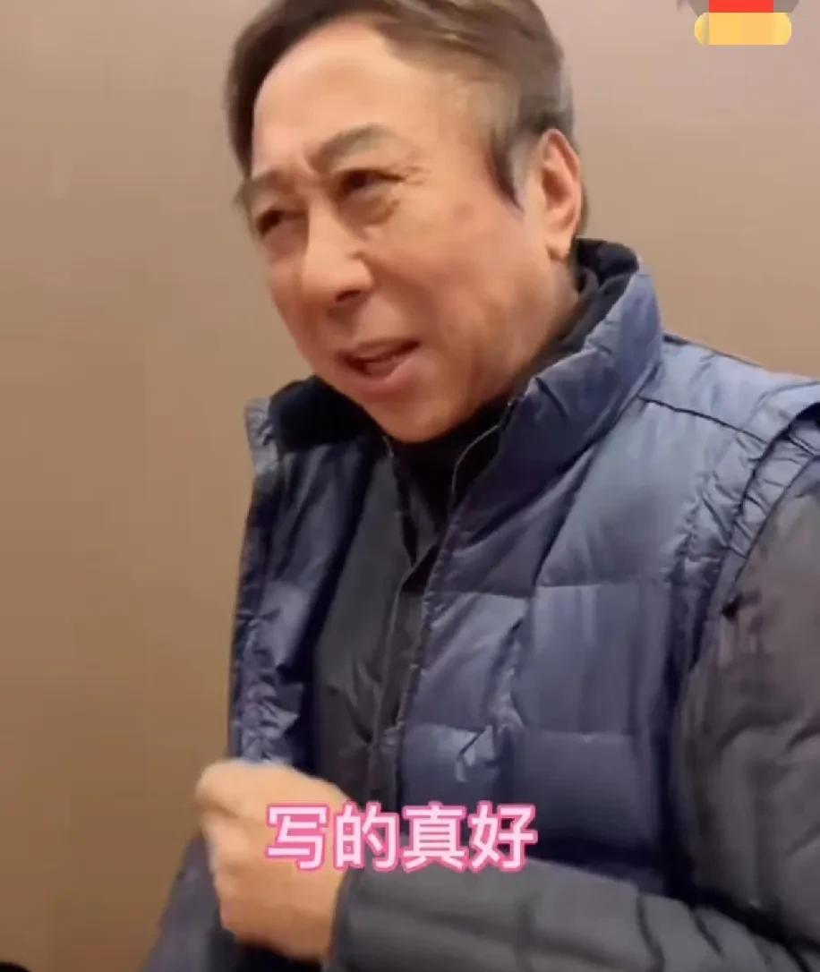 冯巩对莫言说：“我特别崇拜您，我最近也想创作，您说我叫什么笔名好？”莫言：“闭嘴