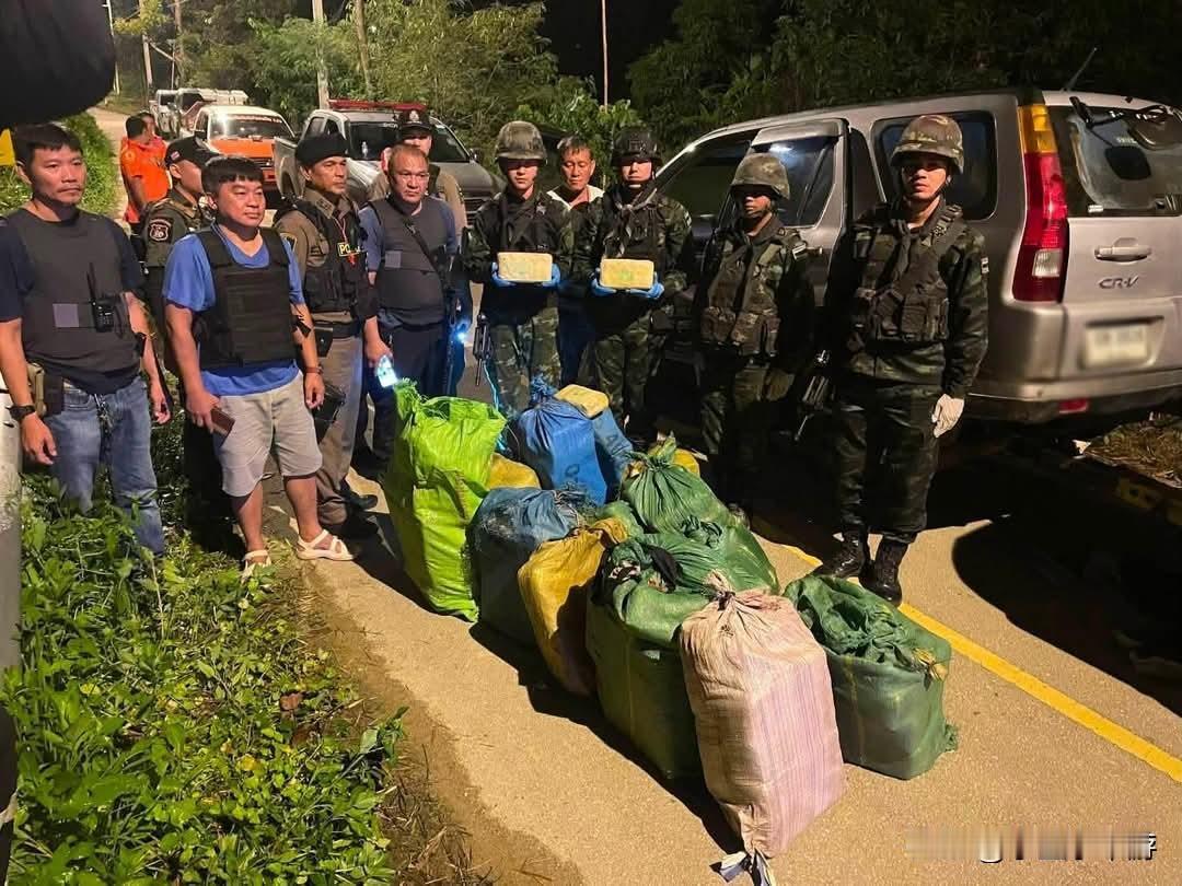 300万粒冰毒，差一点就这么运出去了。8月22日晚，泰国清迈警方联合军方、边
