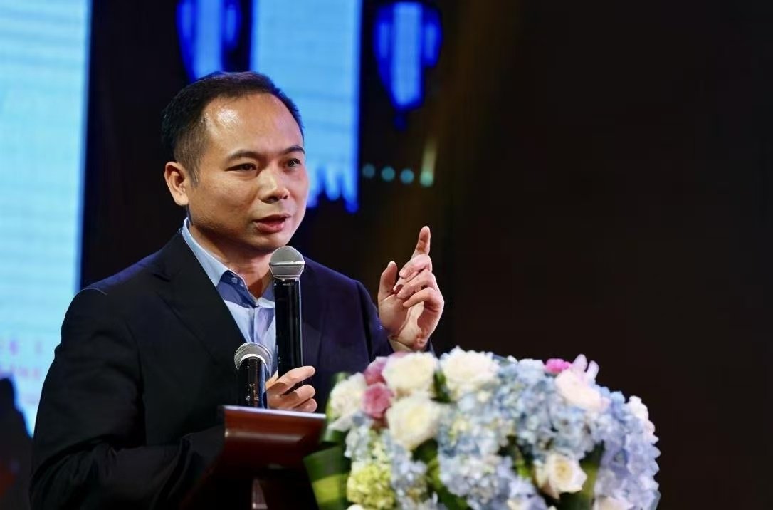 【刘煜辉称人生发财靠科创，明年春季布局看好国产算力链等四大方向】刘煜辉称黄金是