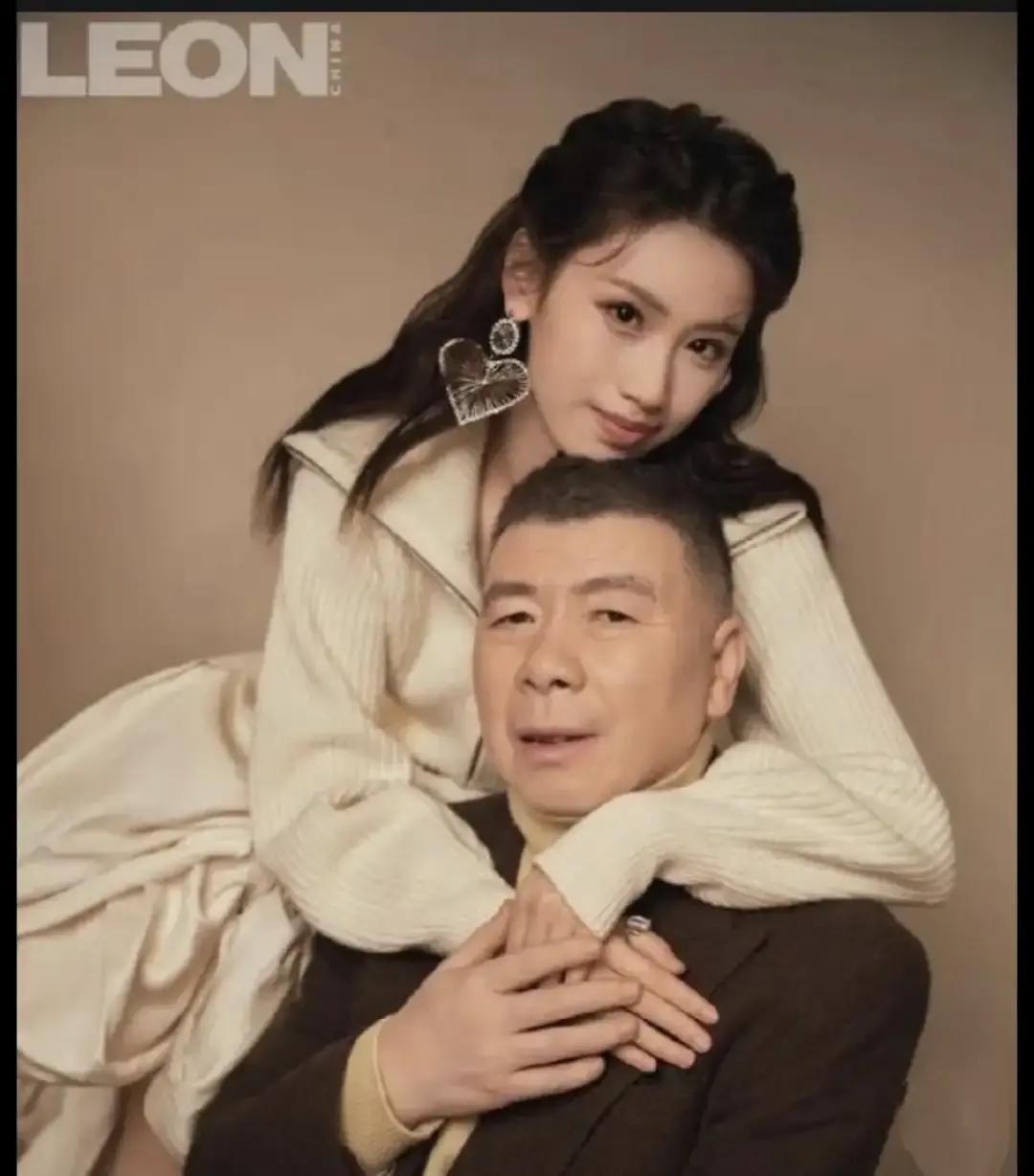 冯小刚女儿对爸妈状态反差引热议，戳中千万家庭养育的隐秘痛点大家常说，女儿在爸爸
