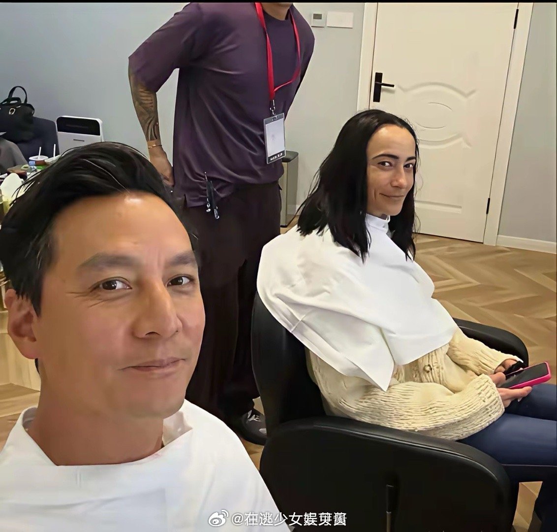 额，这个，第一张我忍了，第二张……