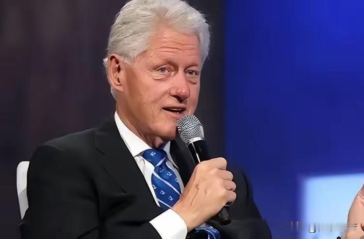 比尔·克林顿公开表示自己在2000年当总统的时候，曾经提出把加沙全部土地、还有约