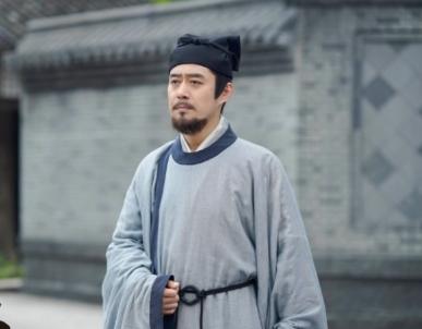 1026年，范仲淹的母亲谢氏去世，他在为母亲挑选下葬之地时，有两处墓地让他犹豫不