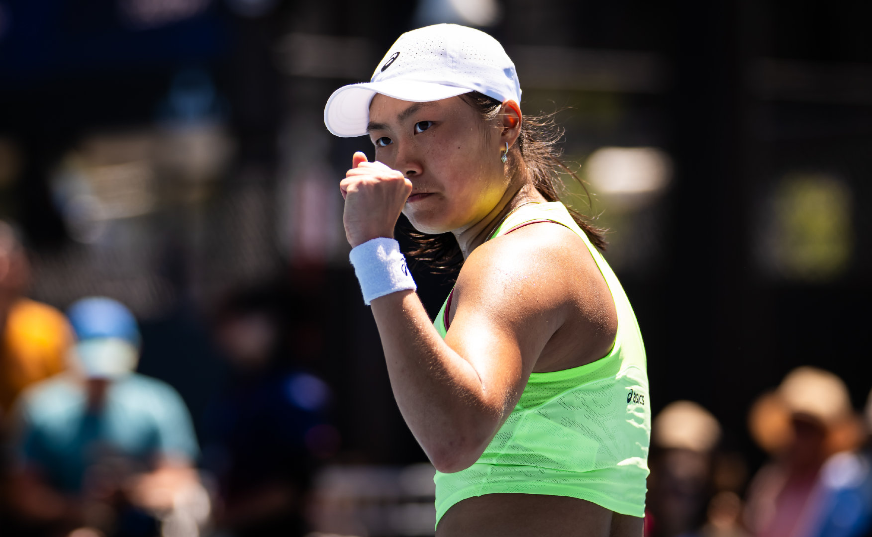 WTA500阿布扎比站，曾丽美以7-6(6)3-66-3击败乔恩特，取得职业