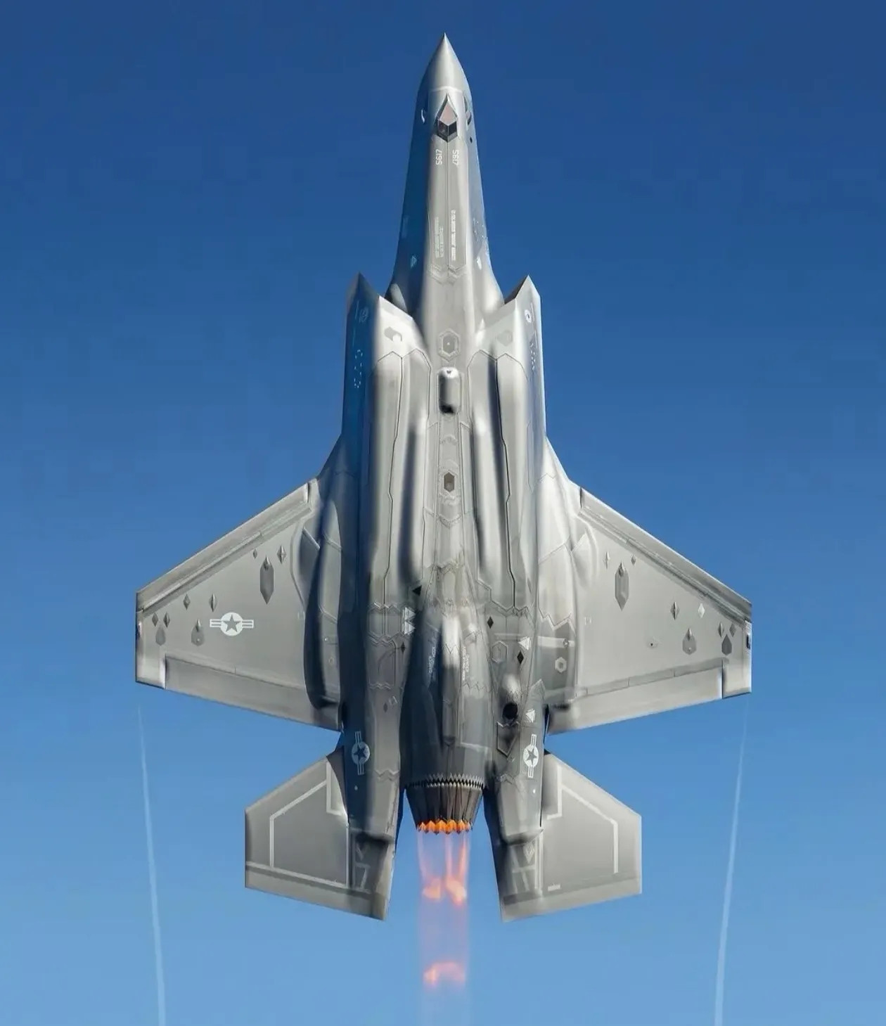 神助攻！环球时报：F-35战机险被击中，消息一经传出西方军工的天都塌了就在全球