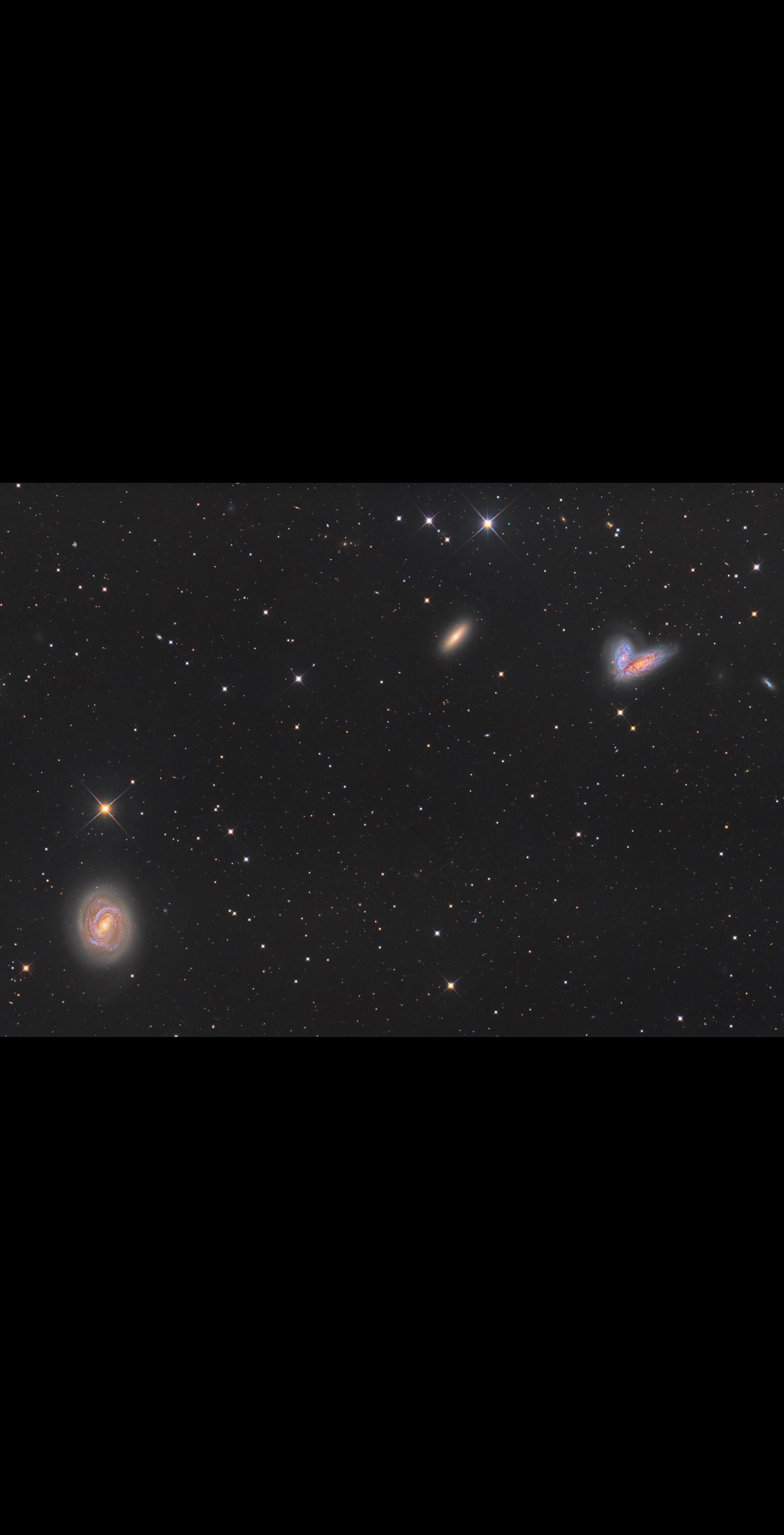 快看！我拍到1000万光年外的星系。🌌每个星系在宇宙中，就像空中飘落...
