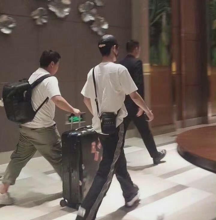 从男朋友到老公……[爱心][爱心][爱心]（这大长腿，绝了）