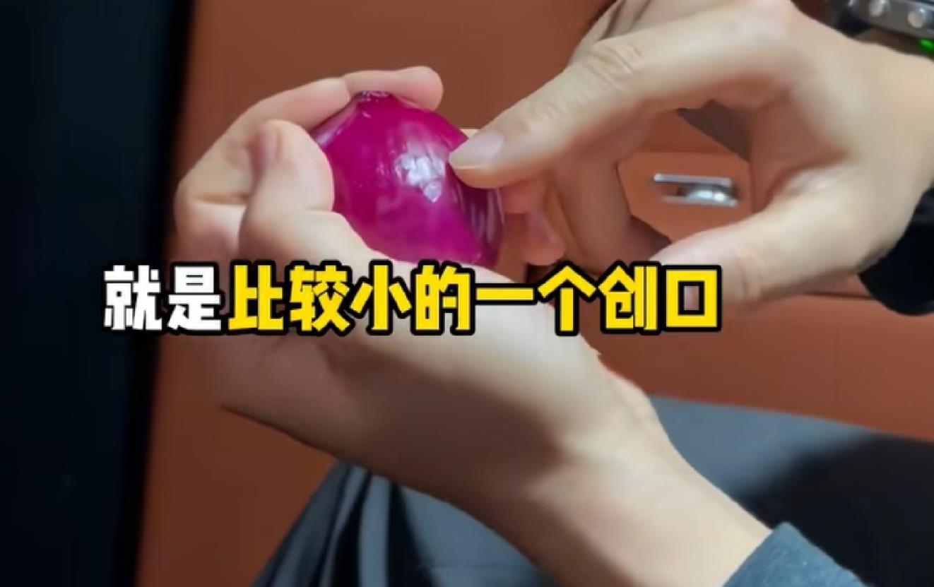 懂车帝终于挖掘出了尊界S800的设计缺陷。自从尊界S800火起来之后，众多华