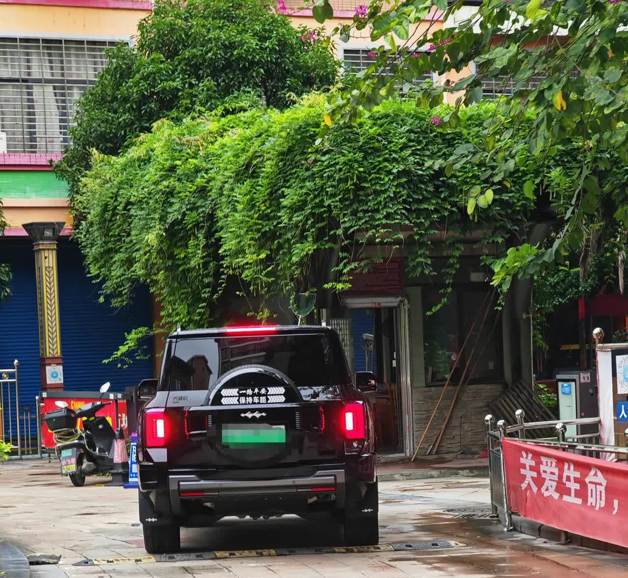 比亚迪旗下品牌腾势、方程豹很稳啊！腾势销量从之前的月销10000辆到现在