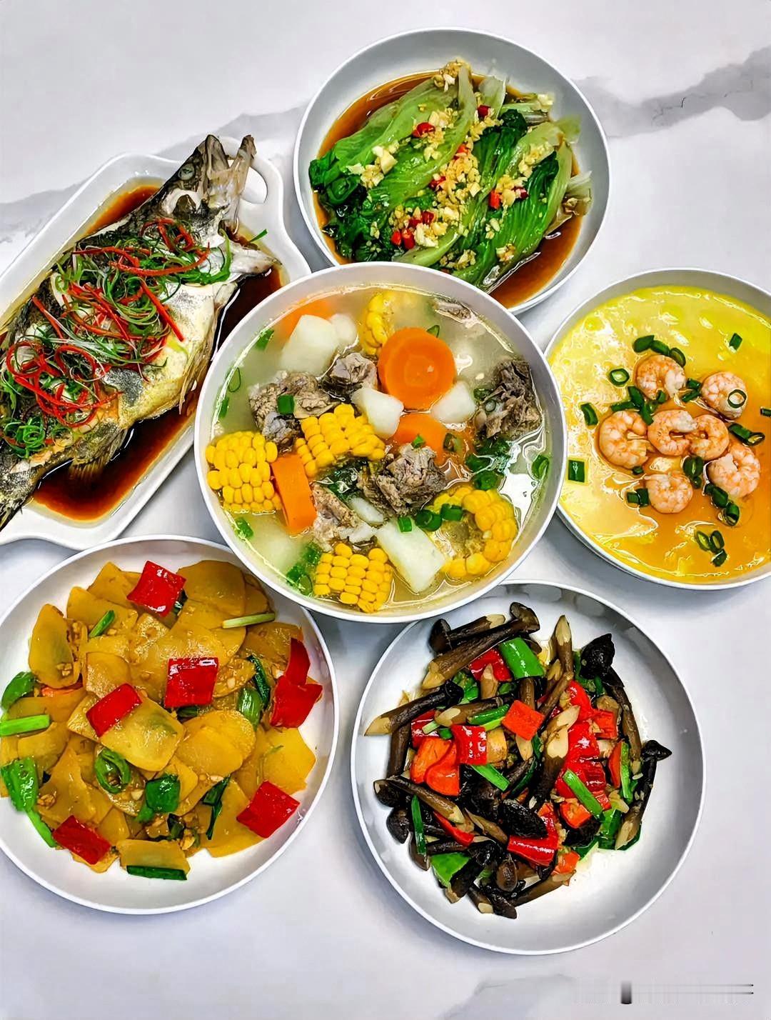 结束一天的忙碌！最治愈的时刻莫过于奔赴餐桌。今晚的晚餐主打一个鲜掉眉毛～