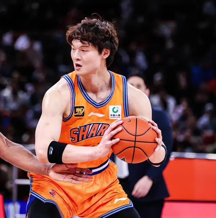 太强了，上海110-80大胜福建，一战打出了2个无可争议的事实！1. 弗格太猛