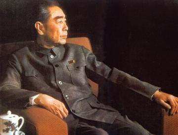 据总参谋部的回忆文章，有一次，周总理在深夜十二点多钟在中央的一次会议上作完报告后