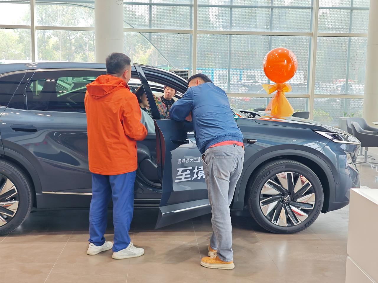 16-21万的价格，却能买到潜艇级的安全防护，你敢信？别克至境E7全系标配21