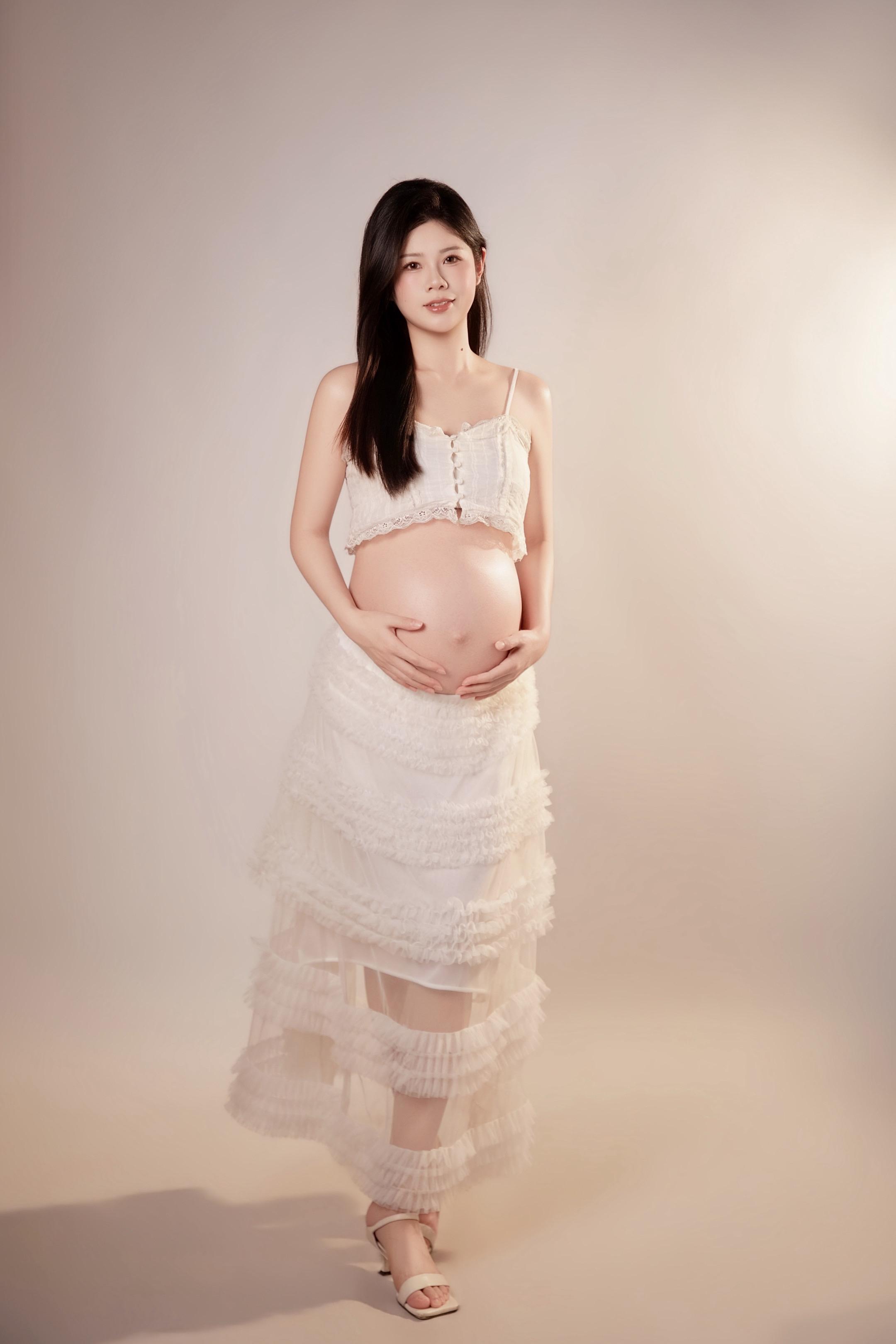 足月前终于拍完了孕妇照，姐妹们，你们都拍了吗？