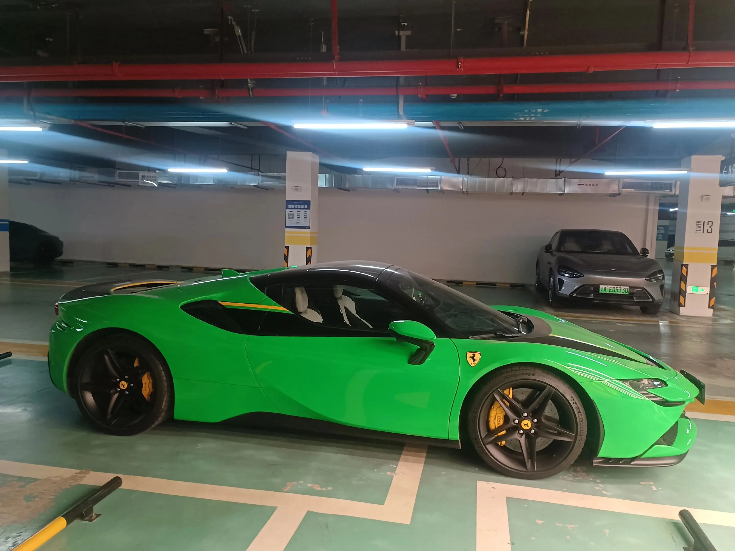 F1血统，四驱混动 2.5秒破百，风都追不上