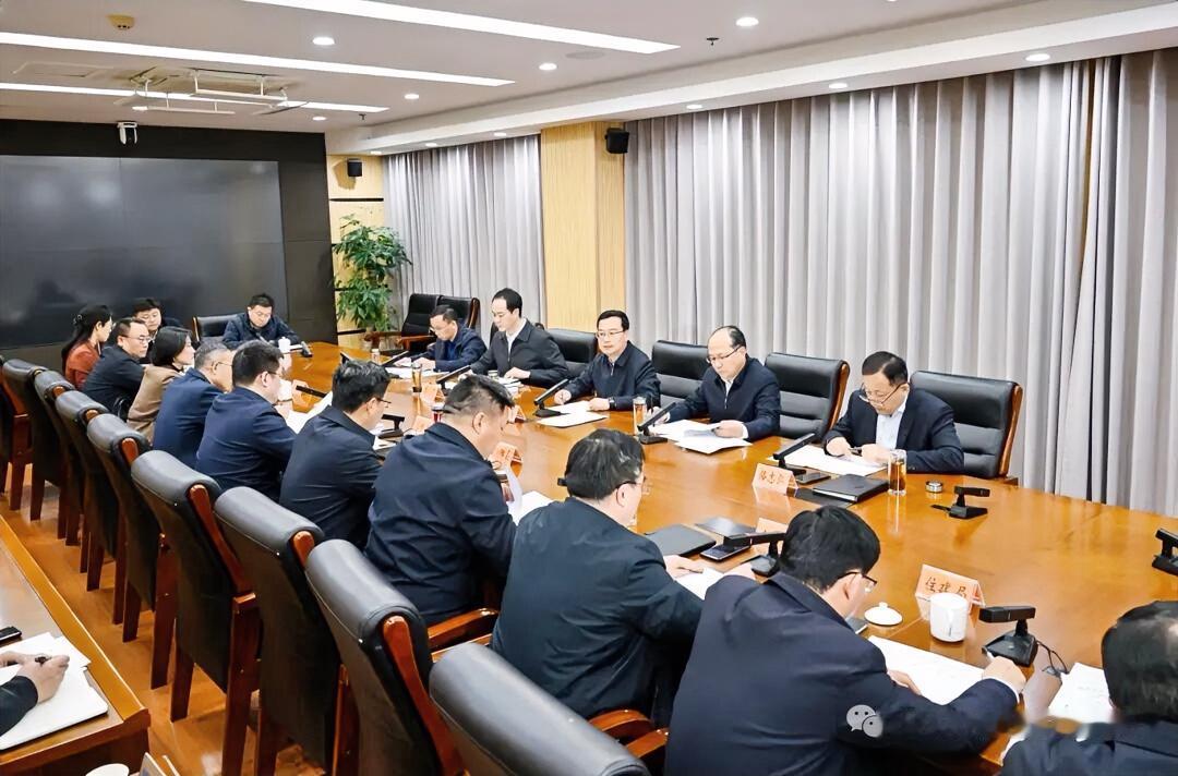 12月1日，市委副书记、市长刘浩召开专题会议，调度推进根治拖欠农民工工资工作。他