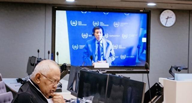 闹翻天了，菲律宾前总统杜特尔特被国际刑事法院告了，说他犯了“反人类罪”，结果人家