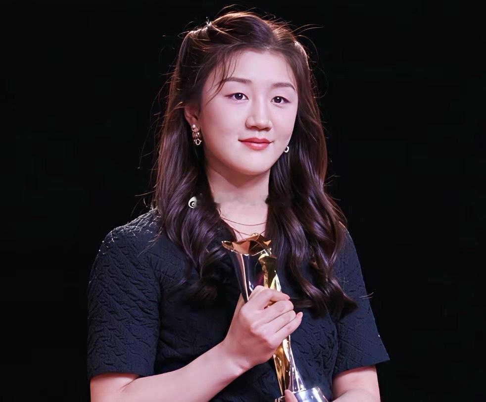 陈梦最让人佩服的不是拿金牌，不是蝉联奥运冠军，而是她退出世界排名一年后，