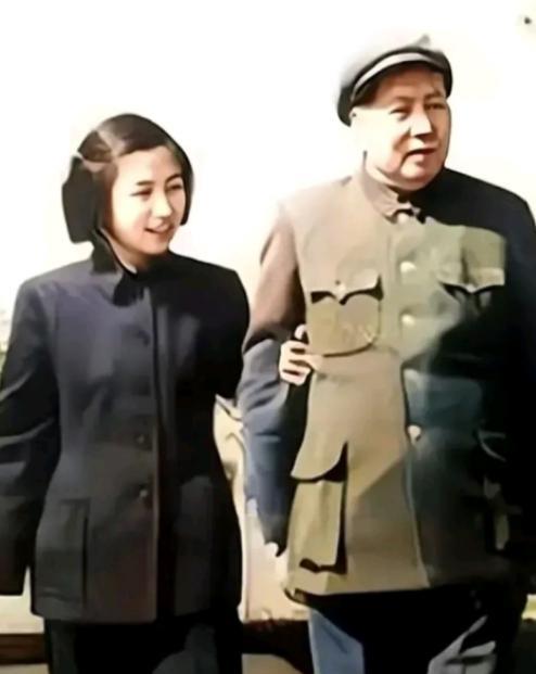 1968年，某天，毛主席偶然发现李讷很受尊敬，士兵看见李讷还会向她行军礼，便问汪
