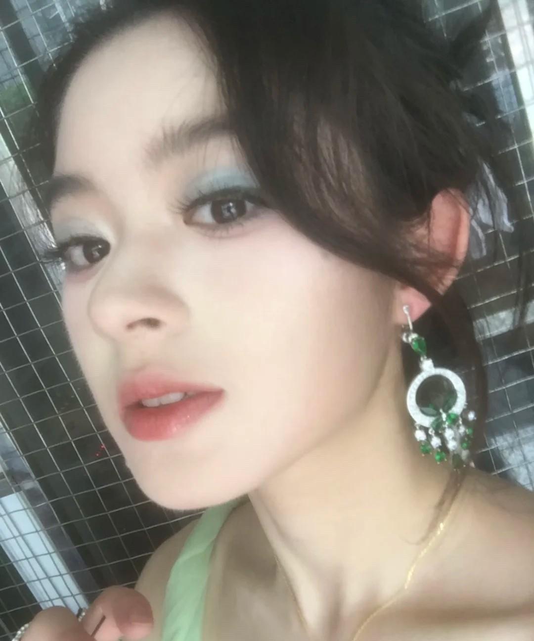 黄杨钿甜的230W耳环，不能再挖了，越挖不仅会惊掉下巴，还会被震碎三观！第一