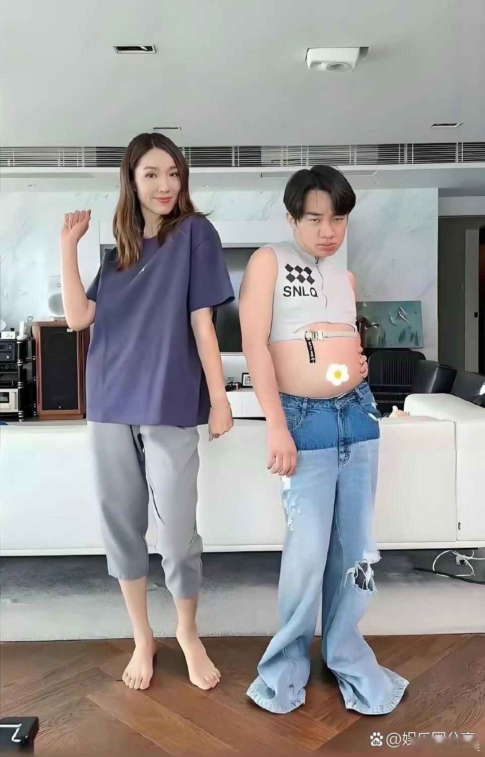 王祖蓝的裤子穿在老婆身上直接秒变六分裤，夫妻俩换穿衣服这画面也太搞笑了吧😂