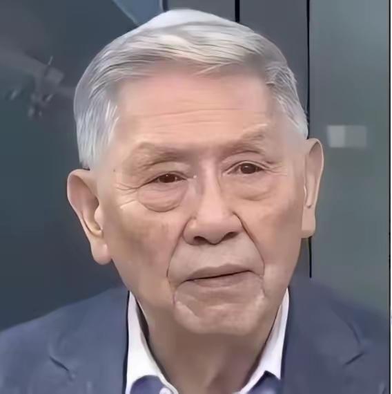 台湾退役中将帅化民说：“看了大陆1600架无人机表演，很替台湾难过。如果这些无人