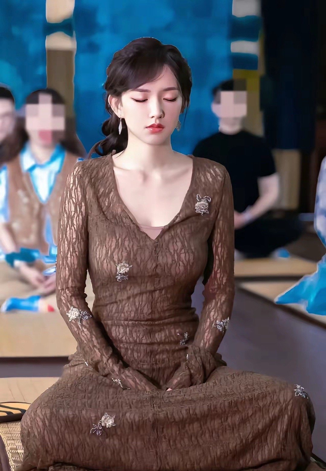 身材又好长得也漂亮，为啥一直火不起来啊​​​