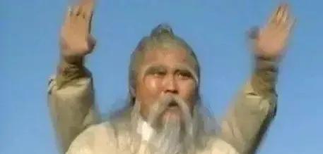 |左右互搏术|左右互搏术，由周伯通发明创造出来的。周伯通把左右互搏术传给