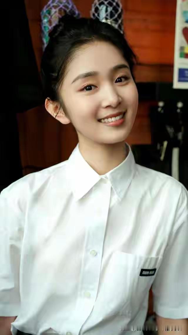 北舞校花许静雅，纯情女孩，人美歌甜，人间仙子气