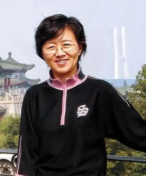 🌞1987年，国家在研发东风-17时，发现导弹在飞行中，极易遭到外部干扰，