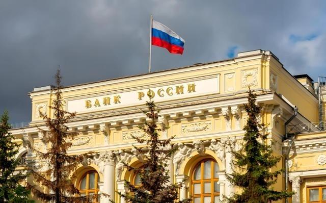 中俄的基本国情是不同的。俄罗斯不缺粮食，不缺能源，关起门来是可以过日子的，而且它