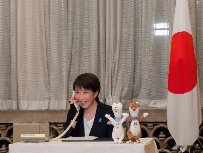 日本越来越疯狂了今天凌晨，日本众议院大选落下帷幕，自民党在高市早苗的领导下拿下