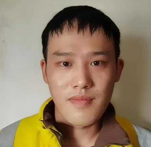 杭州，21岁的外卖员叶阳辉接到了一单再普通不过的配送。订单备注栏里只有六个字：“