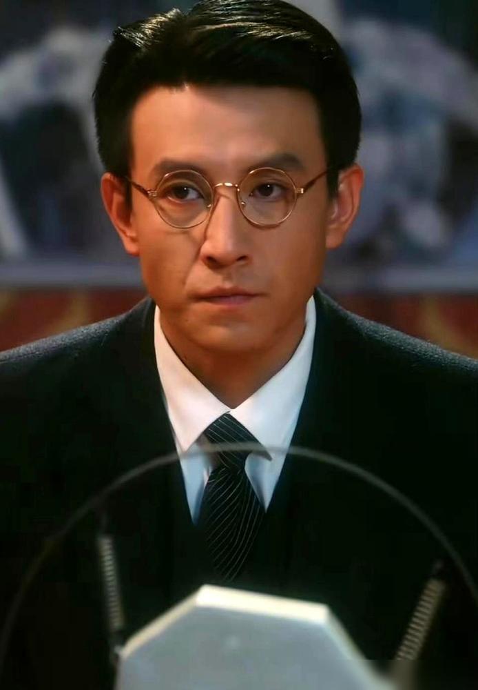 我人看傻了。​刘萧旭被他经纪人奶酪一把攥住手腕拖走那个画面，​我人看傻了