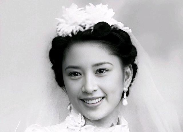 1966年，27岁的胡友松发现生理期没正常来，便问75岁的丈夫李宗仁怎么办。谁料