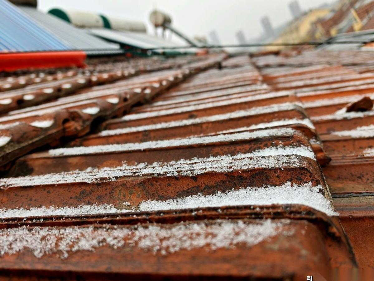 单位里，真正能“弄死”一个年轻领导的，从来不是什么同级别的对手。恰恰是那些快退