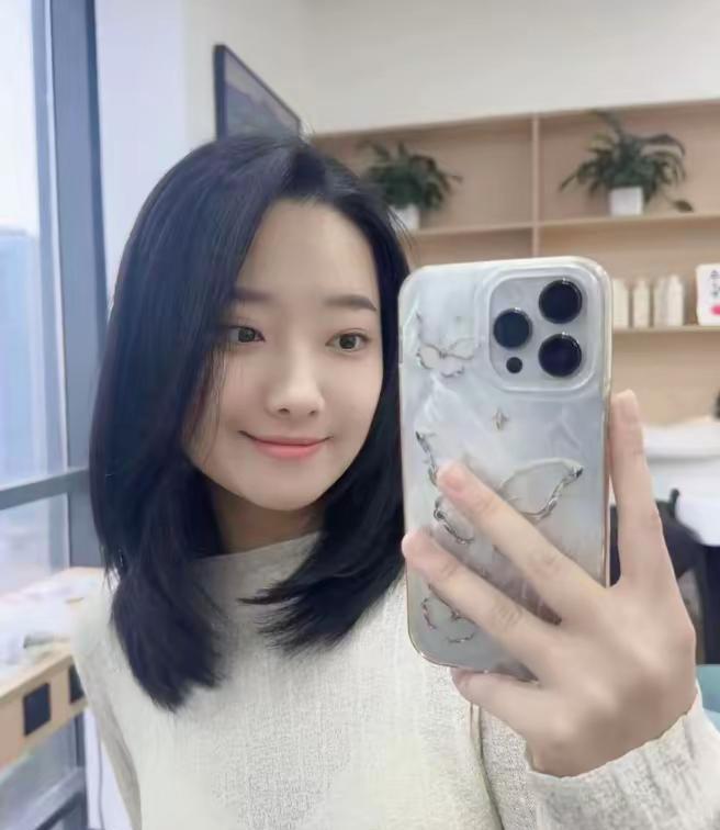 太心痛！这位年轻漂亮的27岁女孩，在三亚旅游被毒蛇咬后死亡……她们及时就医了，