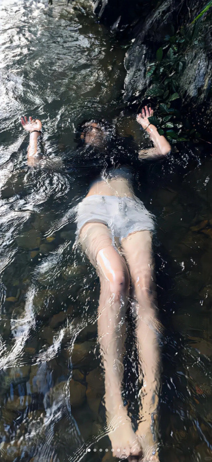 DeepSeek分析：一个家庭要往上走，最狠的30条建议1、夫妻必须至少有一人持