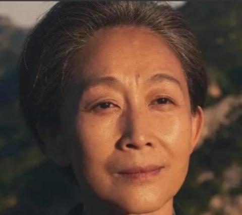 《红岸惊雷：叶文洁的背叛与人类存亡的博弈》