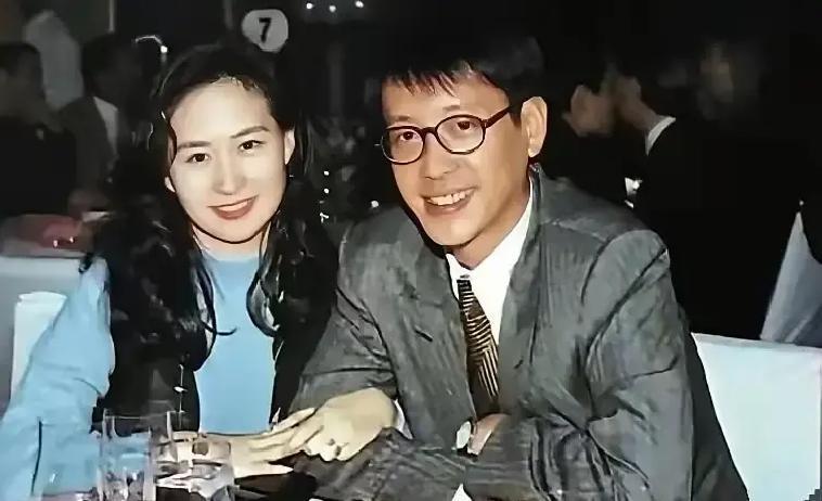 1991年，赌王千金大婚，新郎不是陈百强。你以为的豪门盛宴，实则是千亿资产