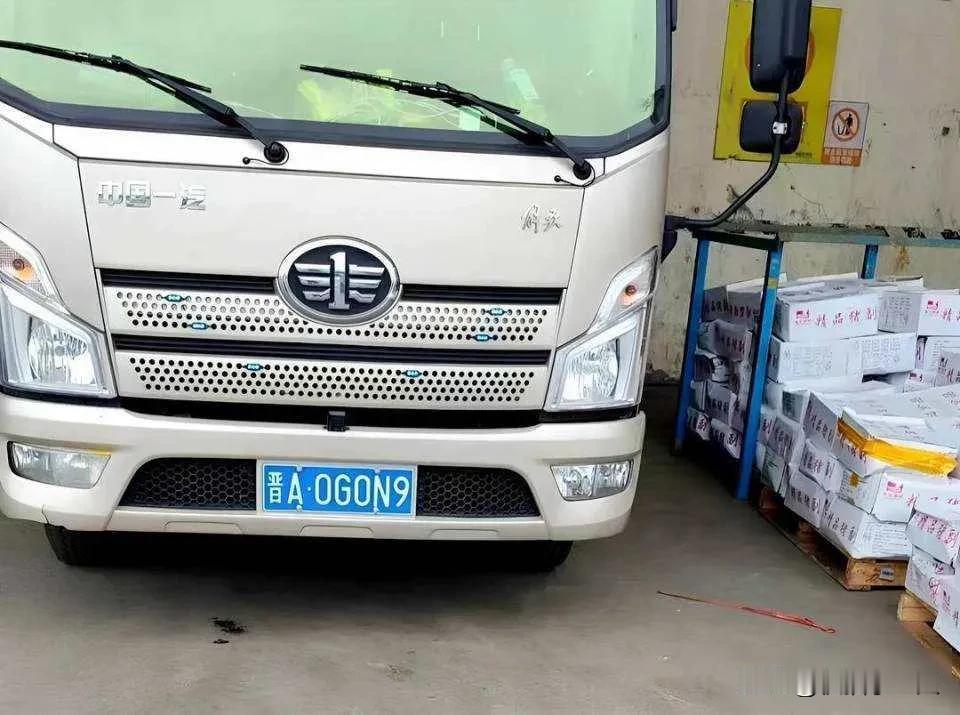 7.8吨冷冻猪脚南宁运佛山，司机改道河南被扣，生产日期竟为未来日期