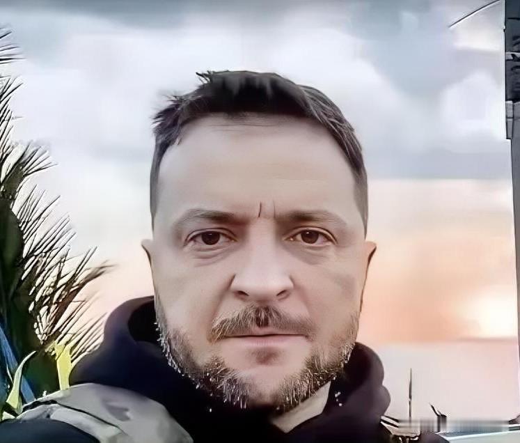 看到乌克兰现在的民调，我真是感慨万千。五年前，泽连斯基那句“我需要弹药，不是
