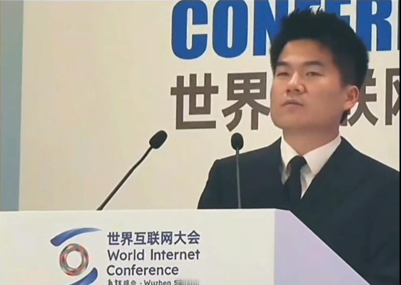 董宇辉离开东方甑选一年多，可以在世界互联网大会上作主题发言了，也就意味着可以刘强